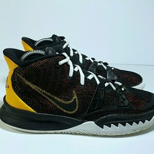 Nike Kyrie 7 Roswell Rayguns Hightop Basketball Shoes Sneakers